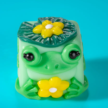 Lily the frog Mushykinz taba squishy top front view on a blue background